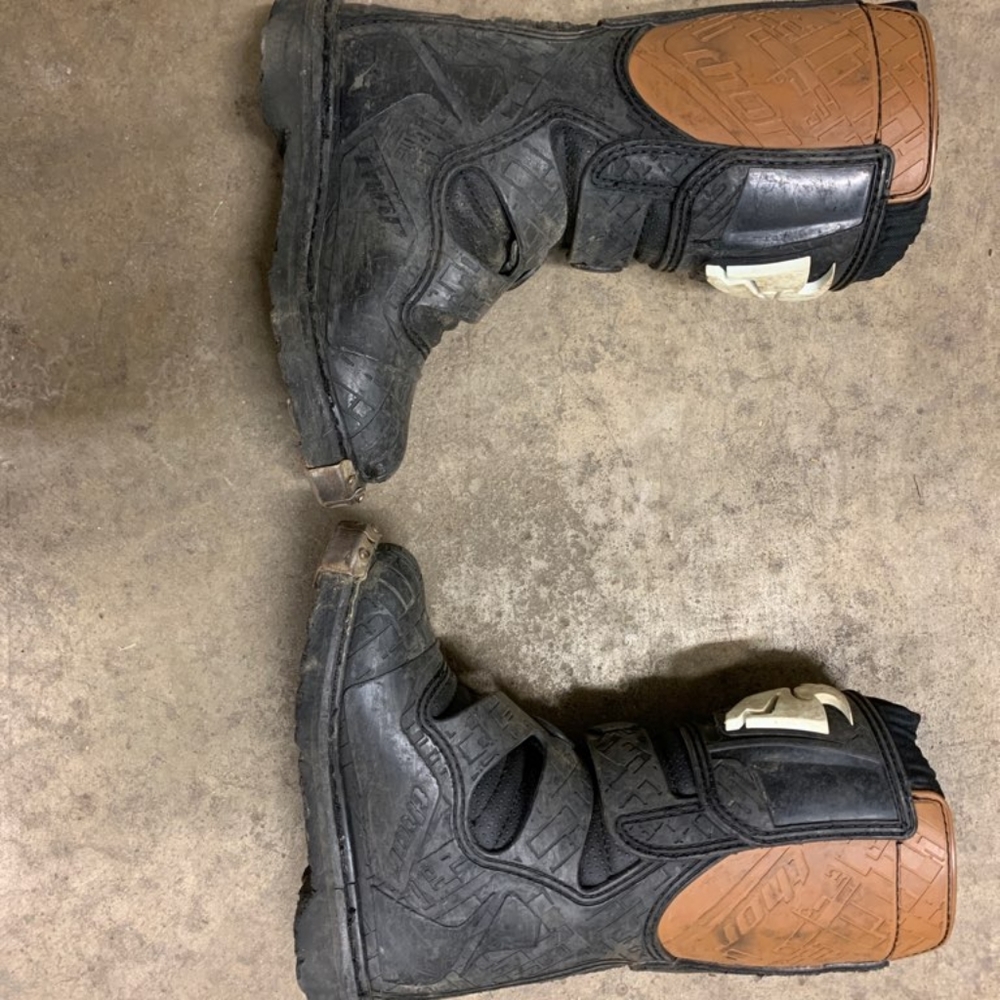 Thor youth motocross boots size 1